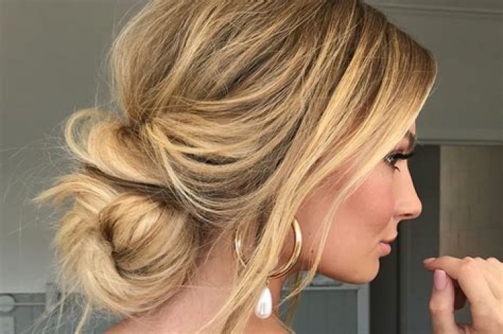 20 Best Hairstyles for Big Foreheads to Enhance Your Features