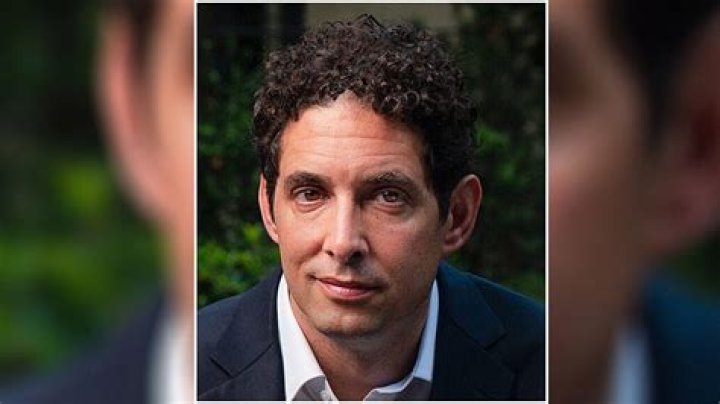 Alex Berenson slams mainstream media for 'obscuring what the risks