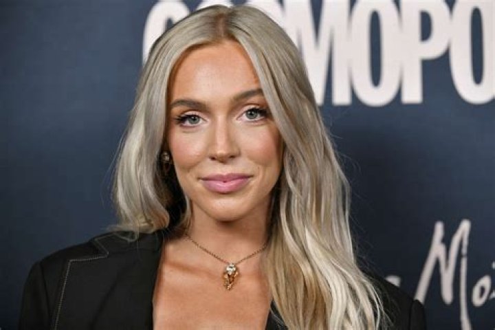 Alex Cooper Is Coming for Joe Rogan’s Spot The New York Times