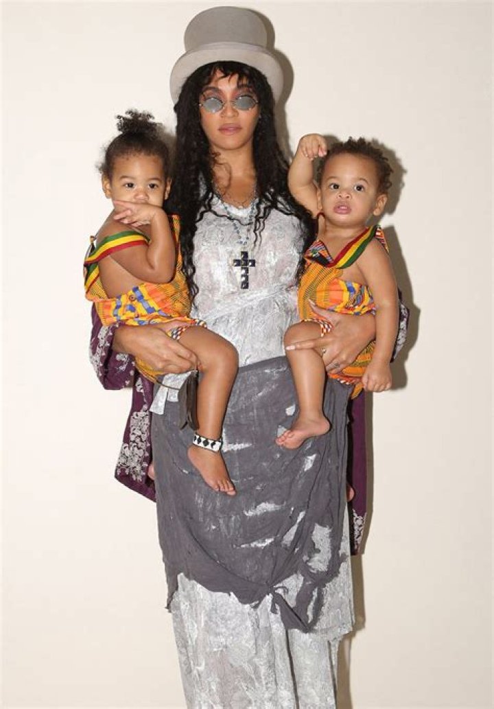 Beyonce Shares Her Family&rsquo;s Halloween Costume with Photo Featuring All