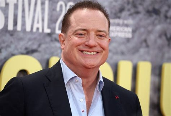 Brendan Fraser breaks down in tears after getting a 6minute standing