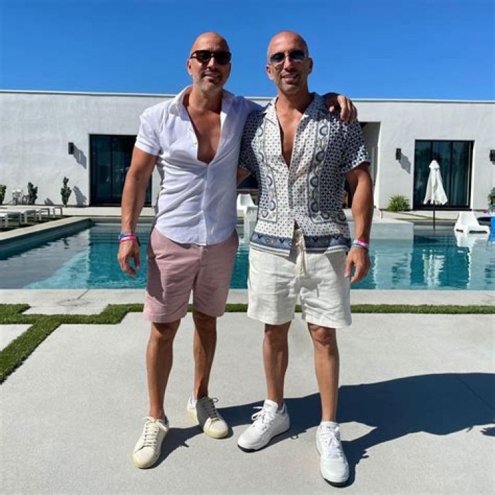 Brett Oppenheim Bio, net worth wiki, age, education, married, wife