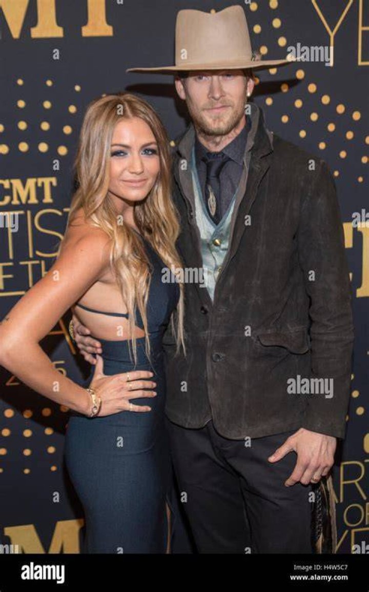 Brittney Marie Cole 2015 CMT Artists of the Year 02 GotCeleb
