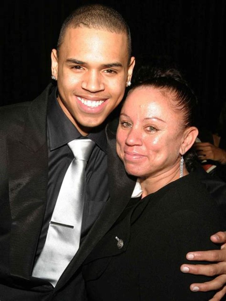 CHRIS BROWN&rsquo;S MOM BEFORE AND AFTER PICS JOYCE HAWKINS SHOCKS EVERYONE