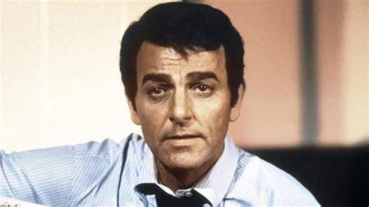 Did Mike Connors wear a Hairpiece?