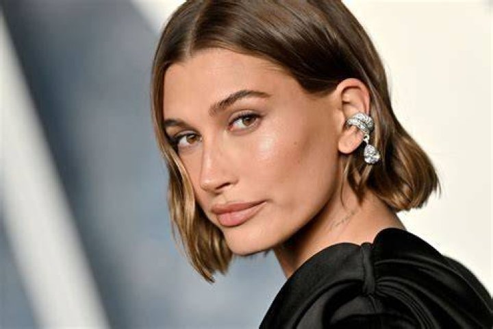 Hailey Bieber Sounds Good To Me Ejournal Picture Galleries