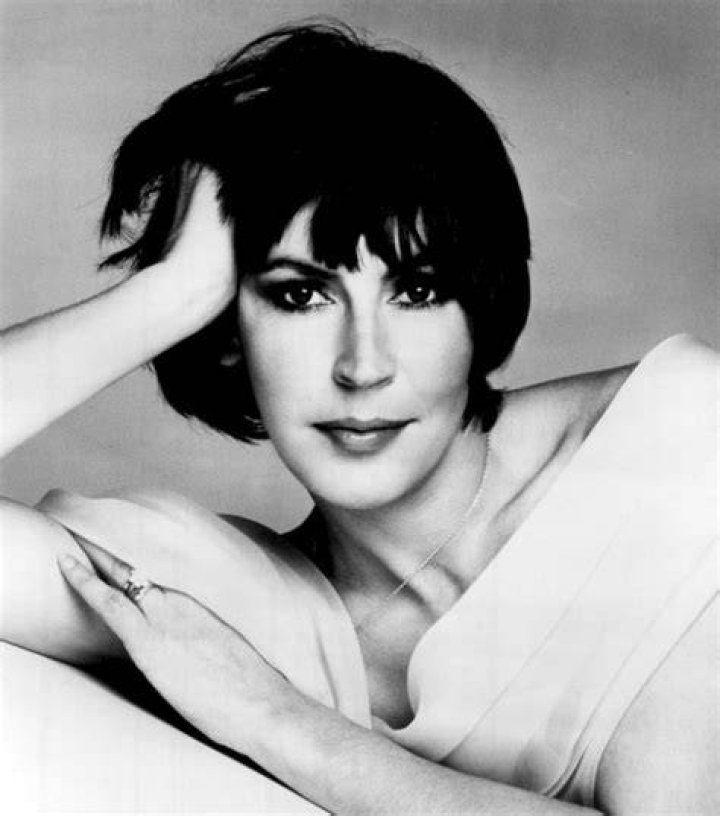 Helen Reddy Bio, Career, Married, Age, Net Worth, Facts