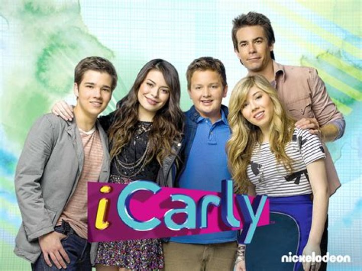 iCarly's Nathan Kress Expecting First Child With Wife London
