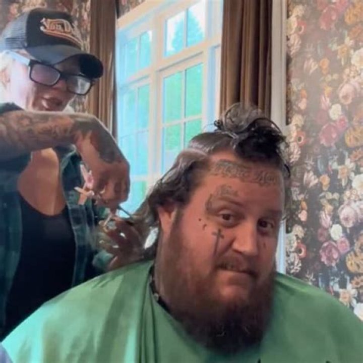 Jelly Roll Undergoes Dramatic Hair Transformation "I Can&rsquo;t Believe I