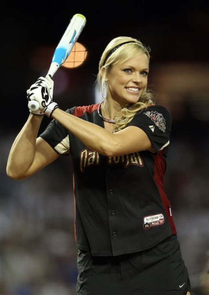 Jennie Finch Height, Weight, Age, Body Statistics Healthy Celeb