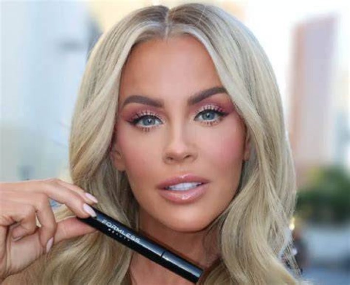 Jenny McCarthy Launches Formless Beauty Cosmetic Line