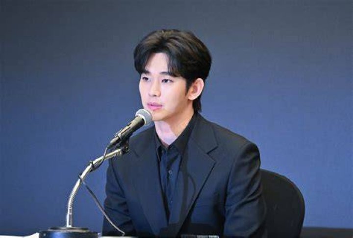 Kim Soo Hyun Dating History From Idols to KDrama StarsHere’s the