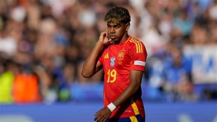 Lamine Yamal se convierte en el jugador del Barcelona más joven en