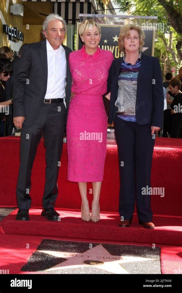 LOS ANGELES, OCT 29 Gary Cuoco, Kaley Cuoco, Layne Cuoco at the Kaley