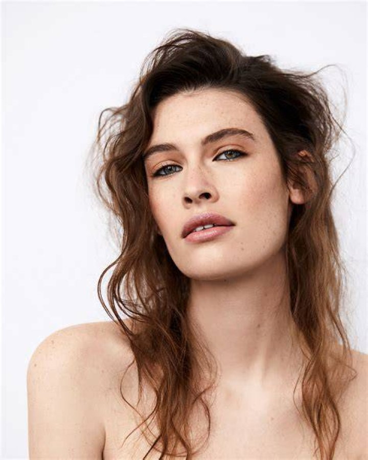 Mia Quinn picture