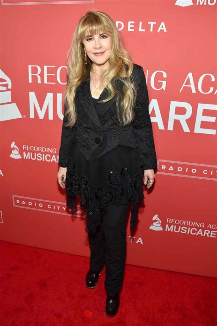 Photos Of Stevie Nicks&rsquo; Style Evolution, From &rsquo;70s Songbird To Music