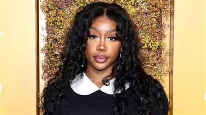 SZA Announces Deluxe Version of Sophomore Album 'SOS'