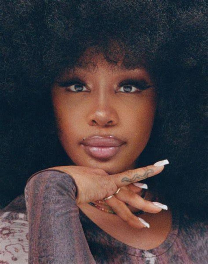 SZA Talk About Her New Unreleased Material “Music Dump” Siachen Studios