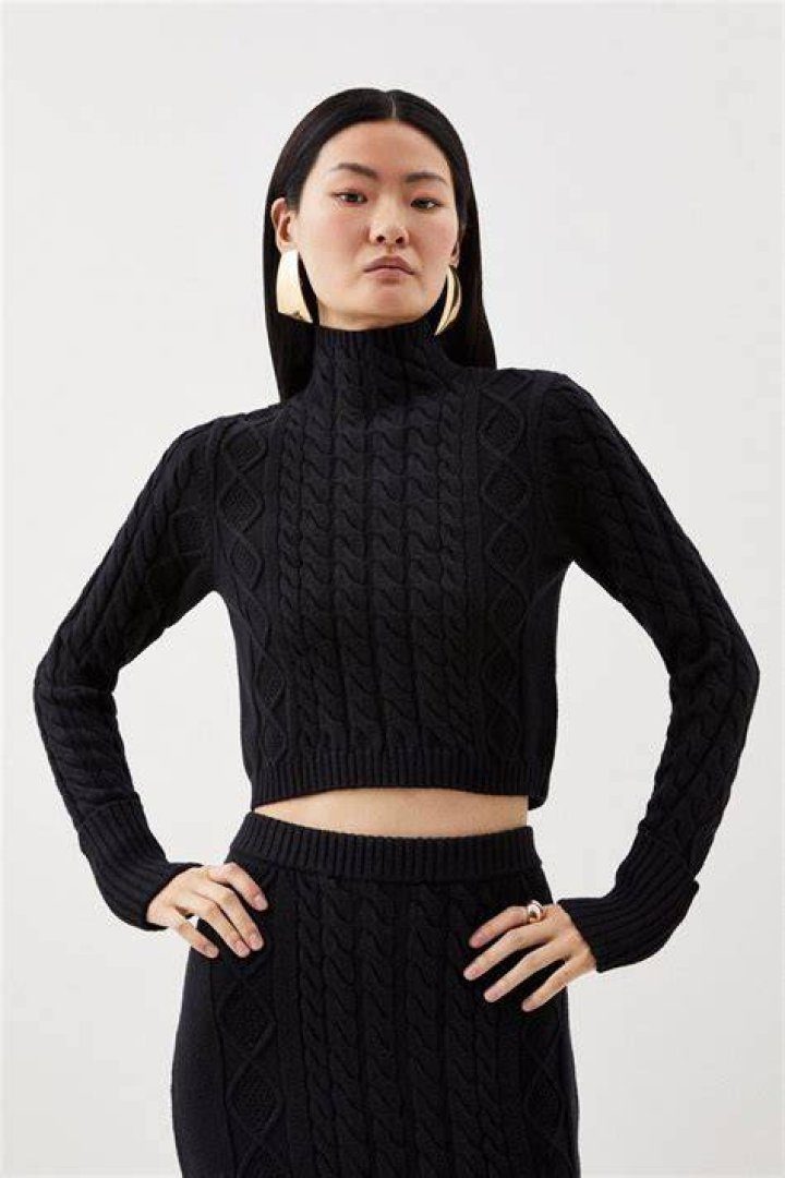 TwoPiece Square Cable Knit Crop Sweater with Mini Skirt Set Sacos